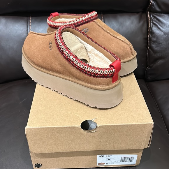 Brand New NWT UGG Tazz Mule Slipper Clog Chestnut Women’s Size 8 - Picture 2 of 4